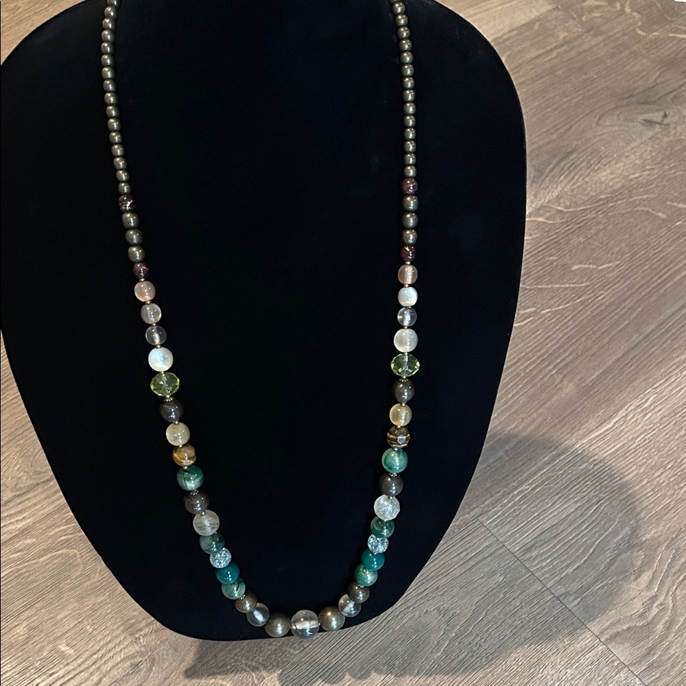 Elegant Multicolor Beaded Necklace